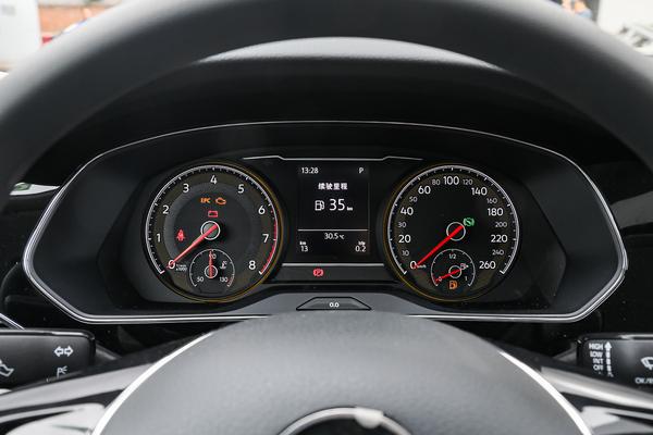 帕萨特1.4商务版真实价格,家用车价格便宜性价比高