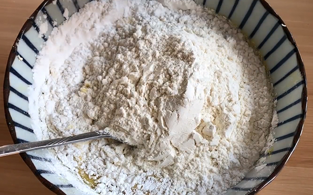 香蕉不用炸也能吃,香蕉加什么能混成很好吃的味道