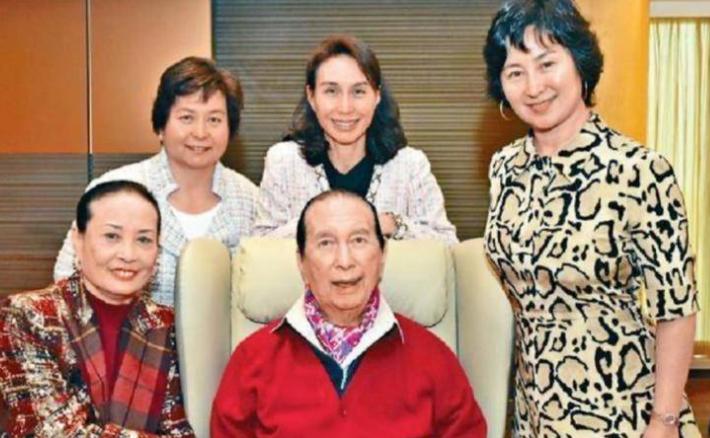 澳门赌王何鸿燊合法吗,赌王何鸿燊三太太和四太太合法吗