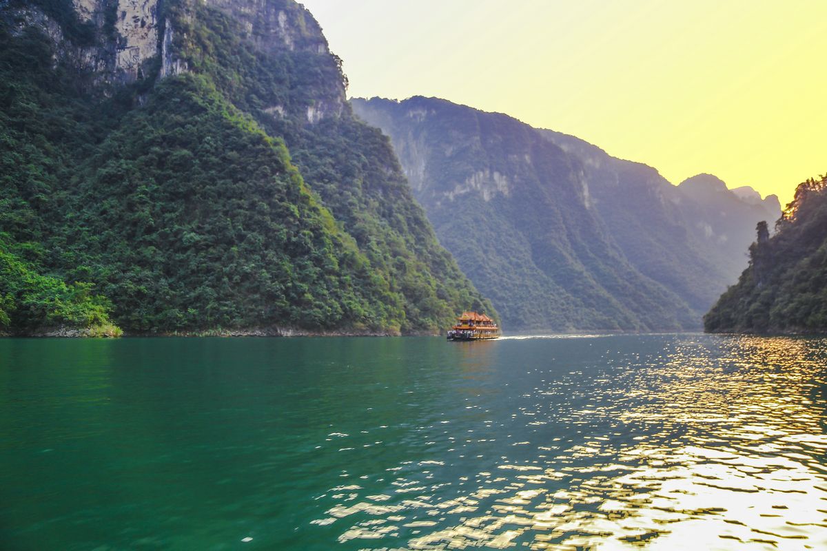 长阳清江画廊北纬三十度岛,清江画廊北纬30度岛坐船全景