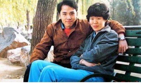 女排神话背后的艰难爱情：异地离婚、13年长跑、瘫痪相守、远嫁