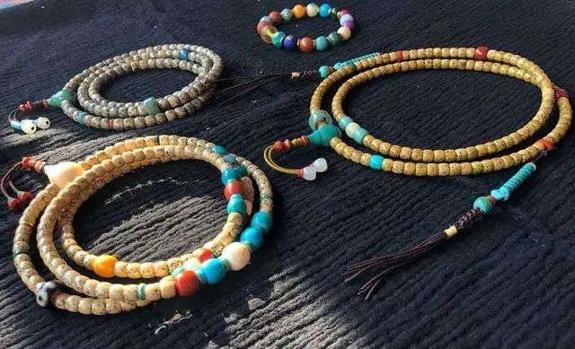 星月和百香籽串到一起,百香籽108和星月108哪个好