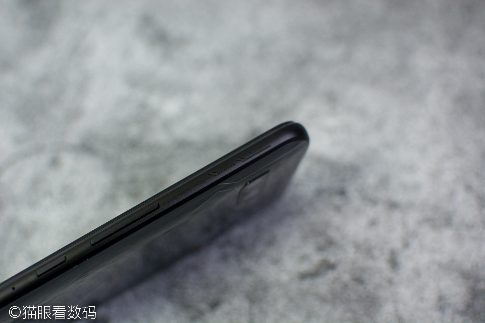 华硕rog2顶配开箱,华硕rog2至尊版测评