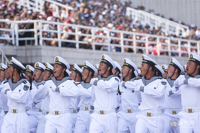 2018时光已走滨州日报90后小美摄影记者定格了您的最美