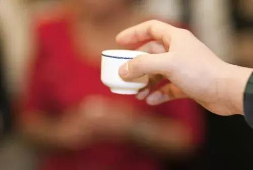 泡温泉为什么泡完指缝会疼,泡完温泉第二天浑身疼怎么回事