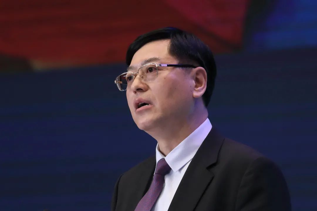 中国足球与商界大佬爱恨30年：有多少豪情万丈就有多少失意故事