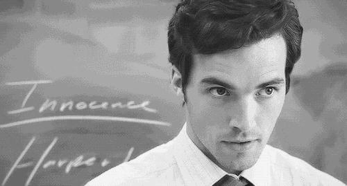 “中国芯”机械表上手，将指针设计成舰载机模样，氙气灯品味出众