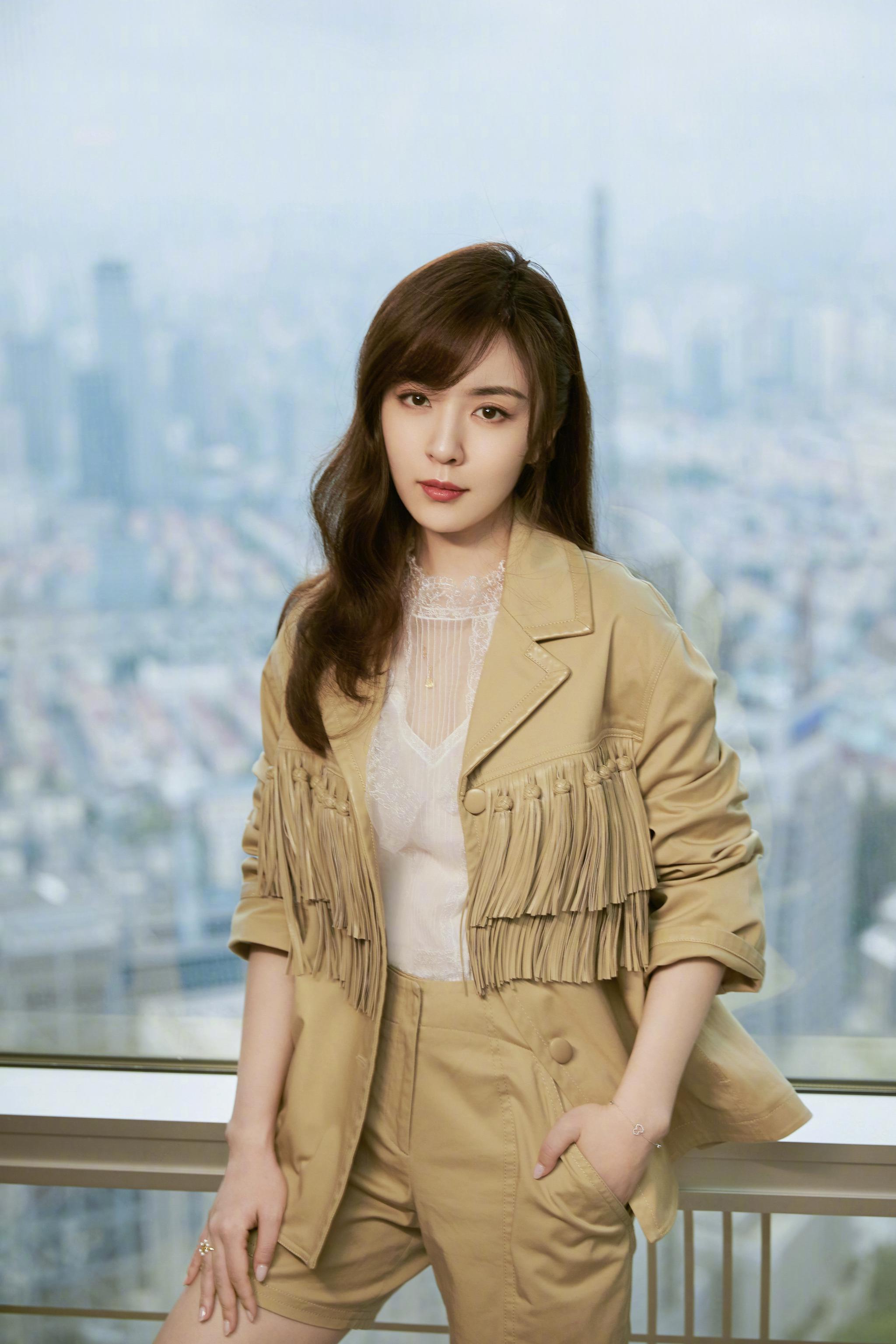 她两不是大学同学吗?为什么粉丝明目张胆撕起来了?