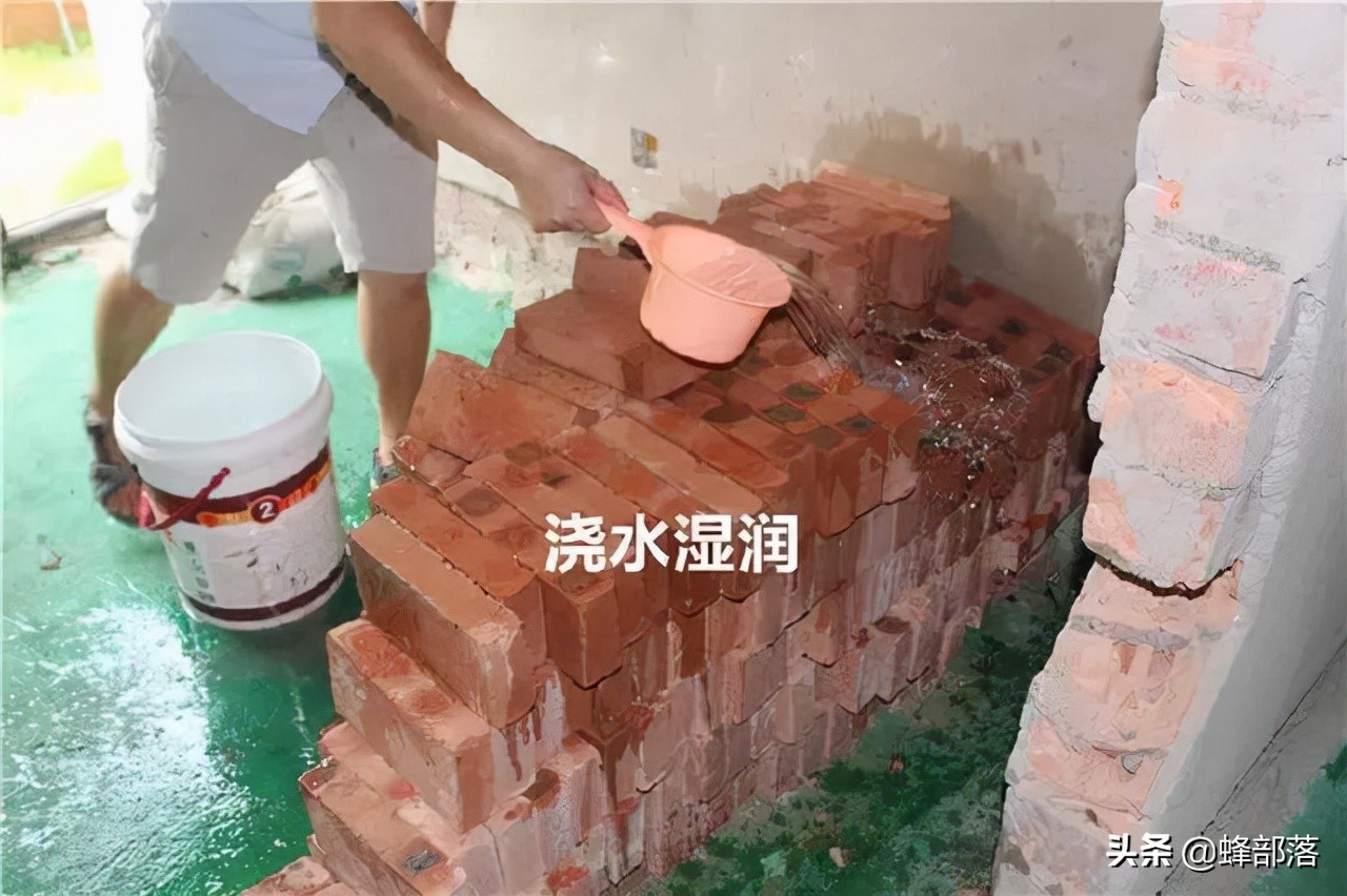 农村自建房顶层墙体开裂怎么处理,自建房室内墙根起皮脱落什么原因