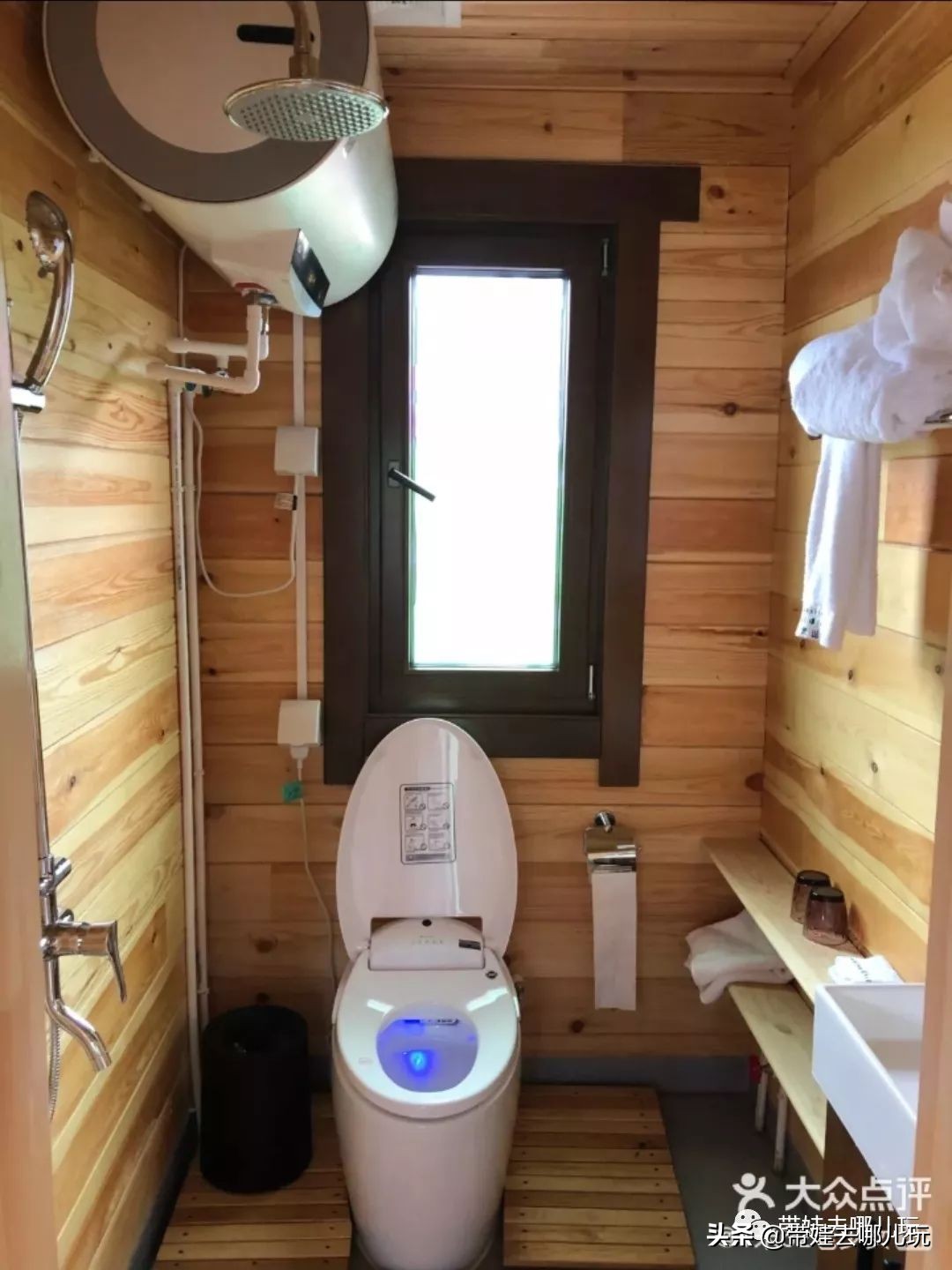 住别墅、滚草坪、躺在床上看电影，密云轻奢营地的花样玩法