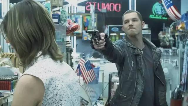 一部悬疑片充满了转折和意想不到,一部只有几集的烧脑悬疑片