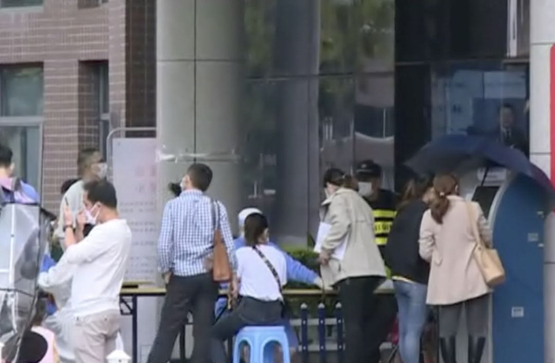 3岁小孩晨起尿呈酱油色怎么回事,3岁男童出现酱油尿