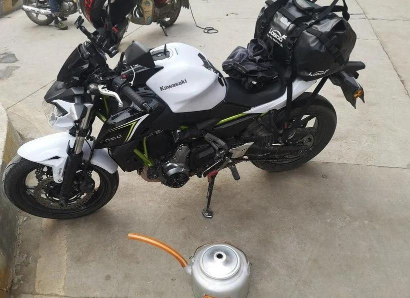 贵阳小伙骑摩托到拉萨,贵州小伙骑川崎去西藏