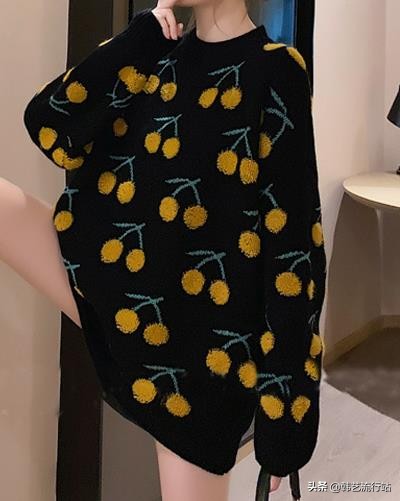 今年流行设计感毛衣,韩国设计款宽松毛衣