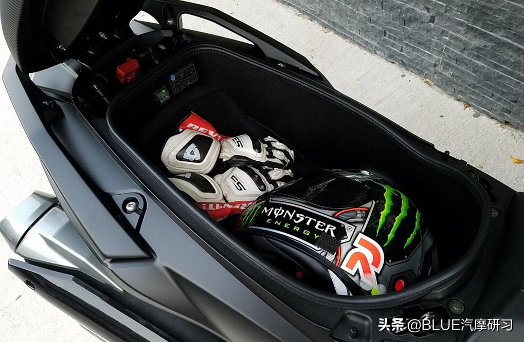 光阳ak550踏板车有什么黑科技,2022款光阳ak550踏板最高时速