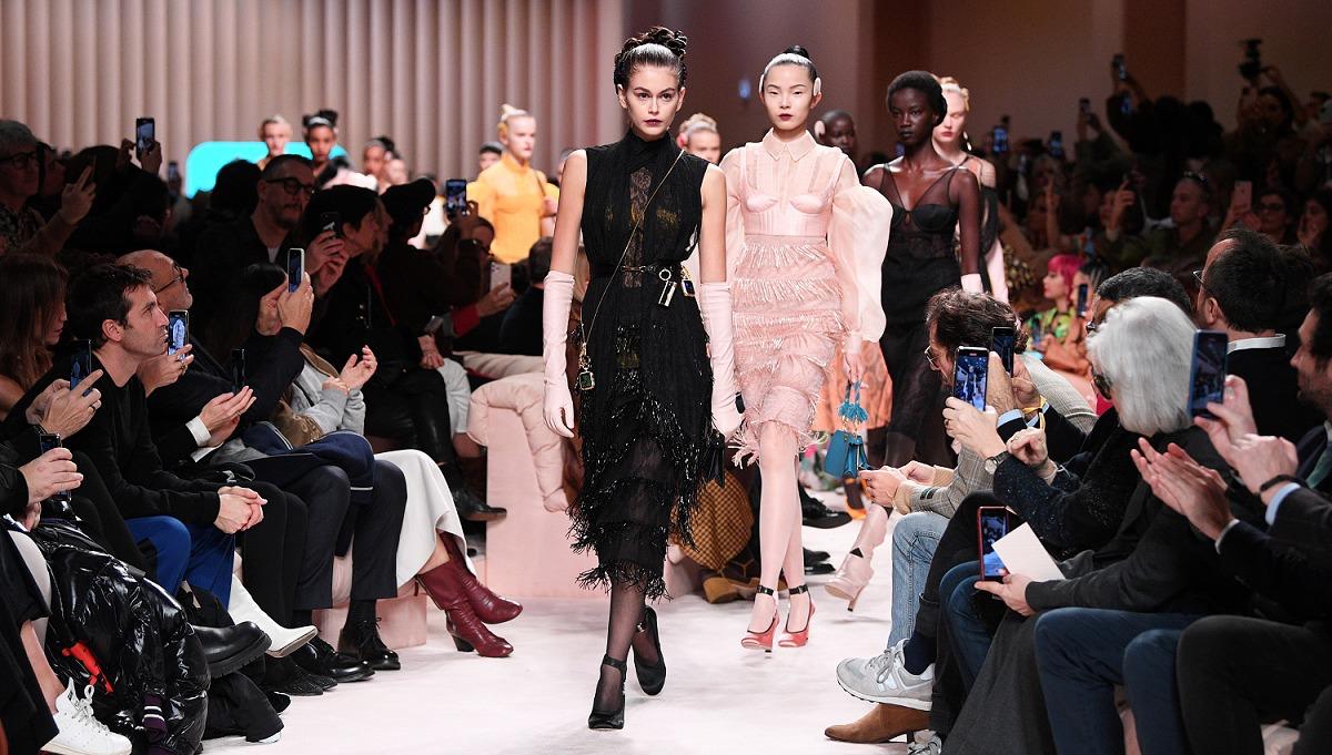 2023新款时尚半圆马鞍包,新款时髦高级感包