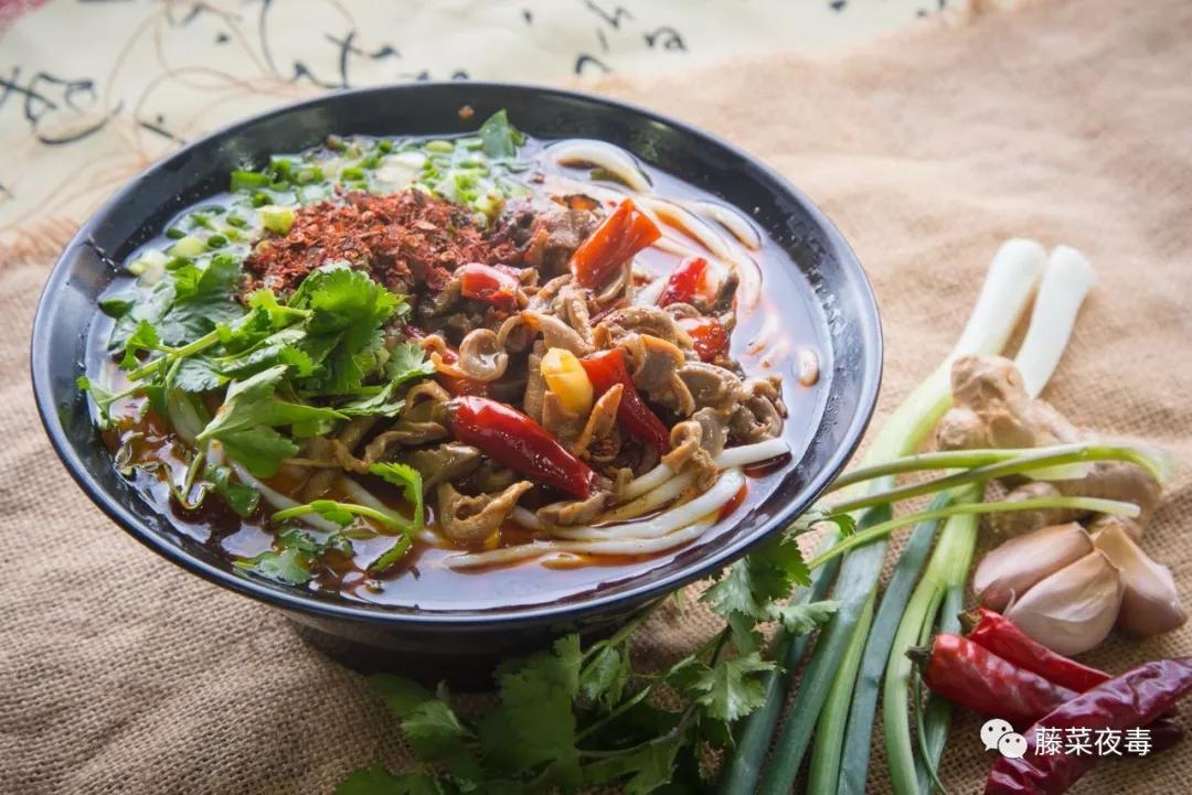 20年了，求精中学旁的大排粉你还记得吗？有一种幸福叫陪伴