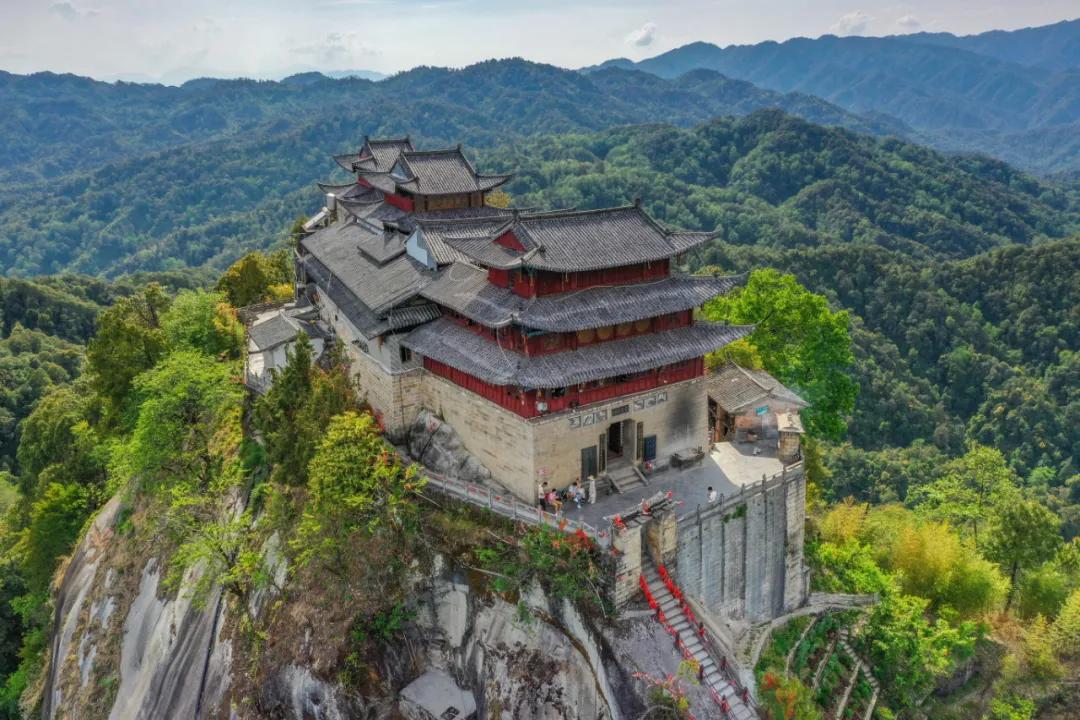 这是一个充满生机的公园怎么说,这是一个充满生机的国度朗诵