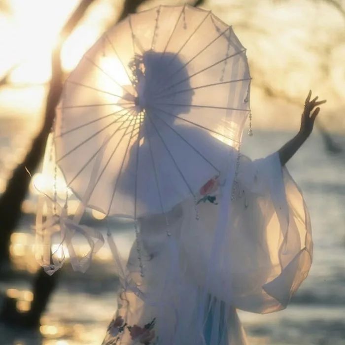 不染世俗的古风女头真人,有意境古风女头真人版