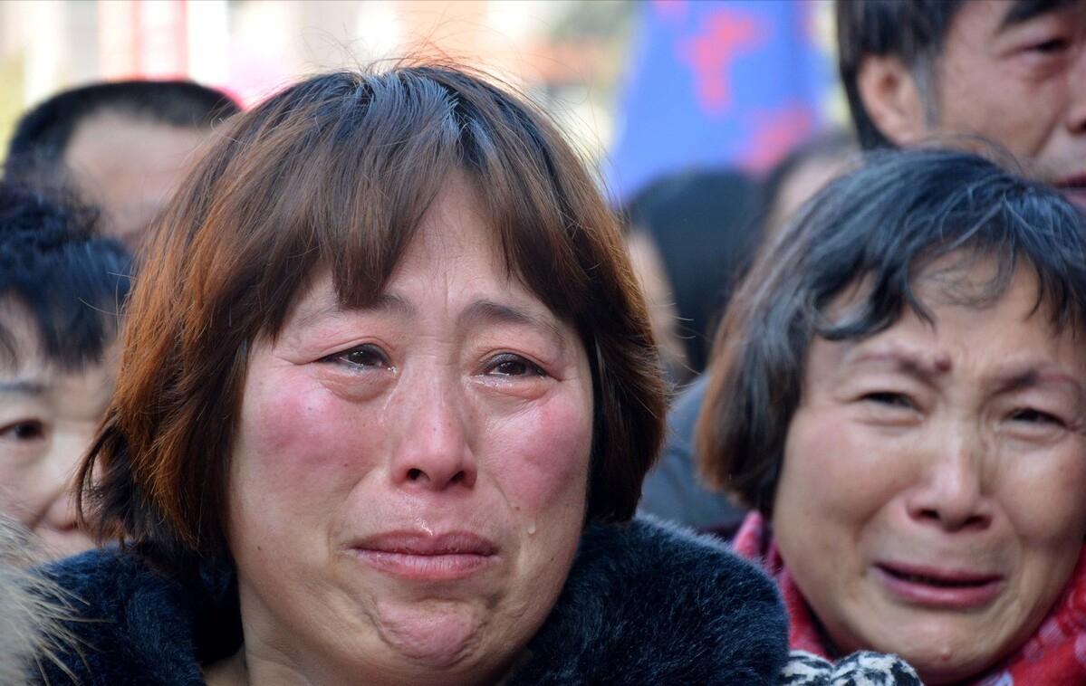 街上碰到人贩子光大喊没用,掌握5种求救方法,才能真正帮到你