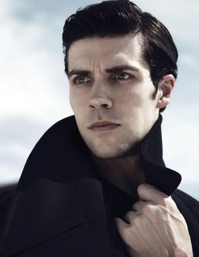 意大利舞蹈家RobertoBolle,46岁仍帅气青春身材完美