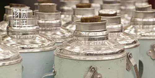 你永远不知道学生杯子里装的什么,年轻人的保温杯里面都有什么