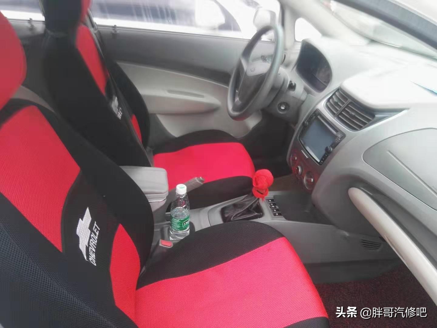 胖哥2万大洋刚收的合资三厢小车，国庆假日开着出去玩一玩