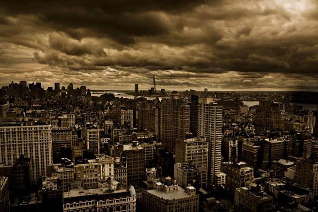 城市的怀抱有限：穹顶之下，小镇青年理想何寻？