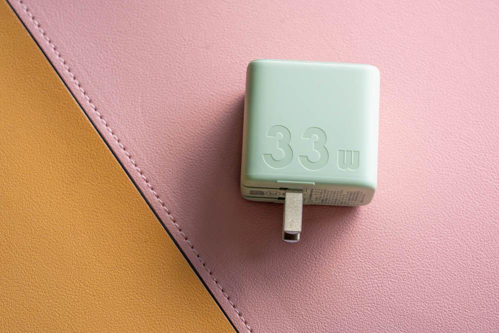 zmi紫米20w大功率无线充电器,紫米30w充电器对比小米30w充电器