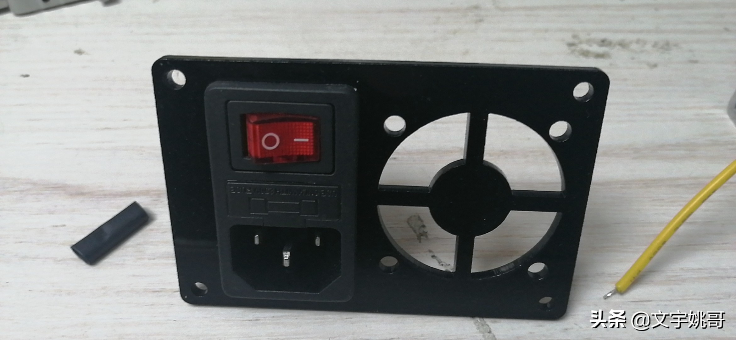 还在玩T12吗?快来看看用WY710高频烙铁主板组装台高性能高频烙铁