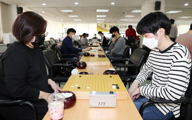 lg杯16强战韩国棋手,第28届lg杯最新赛况
