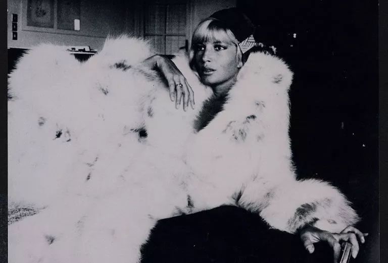 fendi真皮蜡,fendi皮草专柜价格