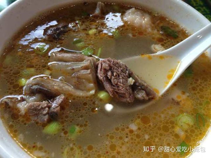 山药蛋和莜面栲栳栳,只有莜面栲栳栳还有个山药蛋