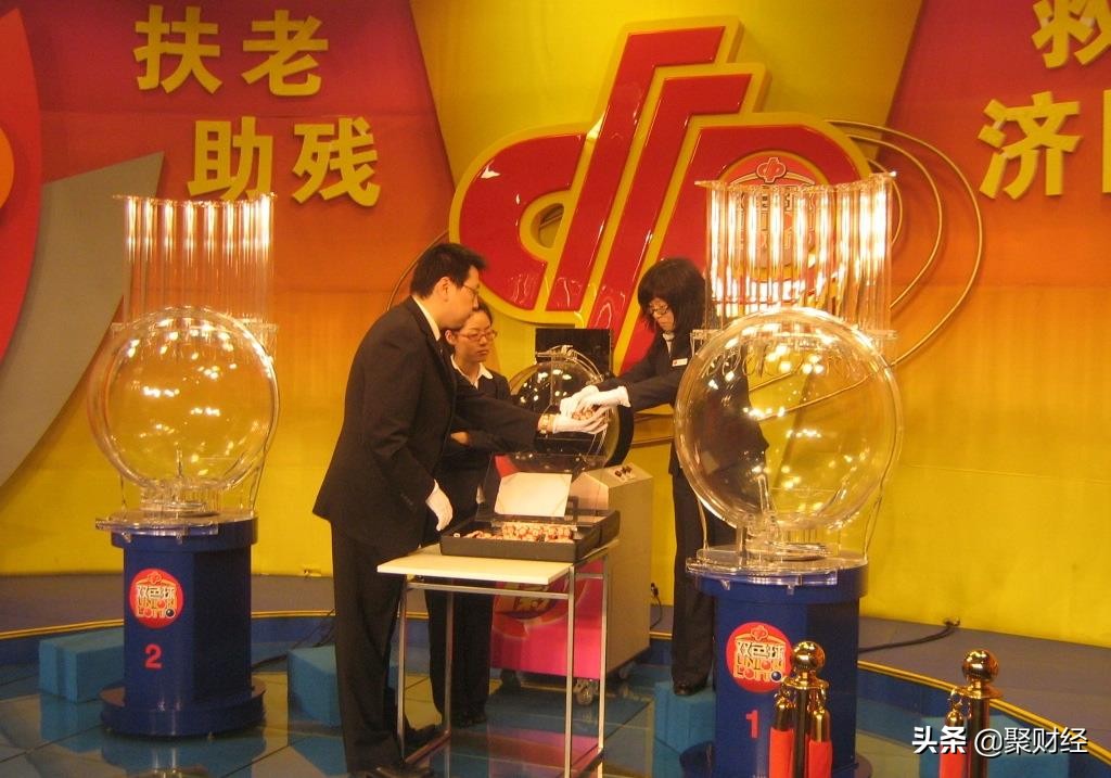 彩票店为何要贴“走势图”？中奖有规律？店老板说出背后的套路