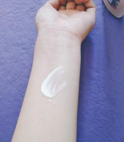 樱花肌的身体乳 (一款能让你白到发光的身体乳)