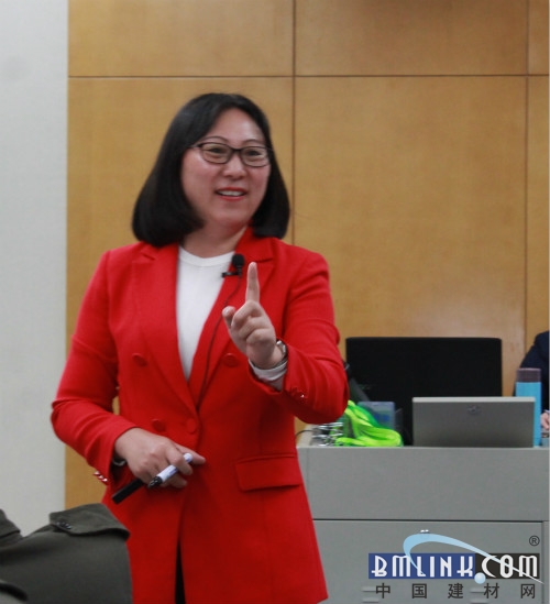 展开旅程,克洛斯威足球征途