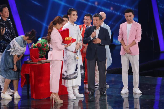 深圳萃华珠宝首饰有限公司,萃华珠宝深度分析