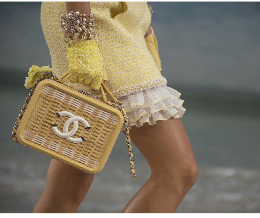 皮质包和帆布包哪个更好看,包包推荐小众高级感学生党帆布包