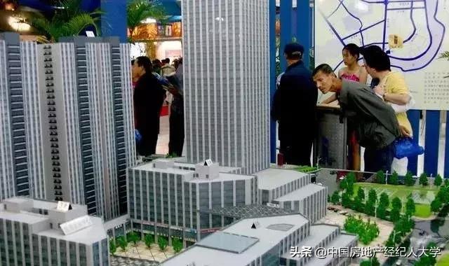 新开发商的楼盘买一期还是二期,开发商一期跟二期价格相差很大