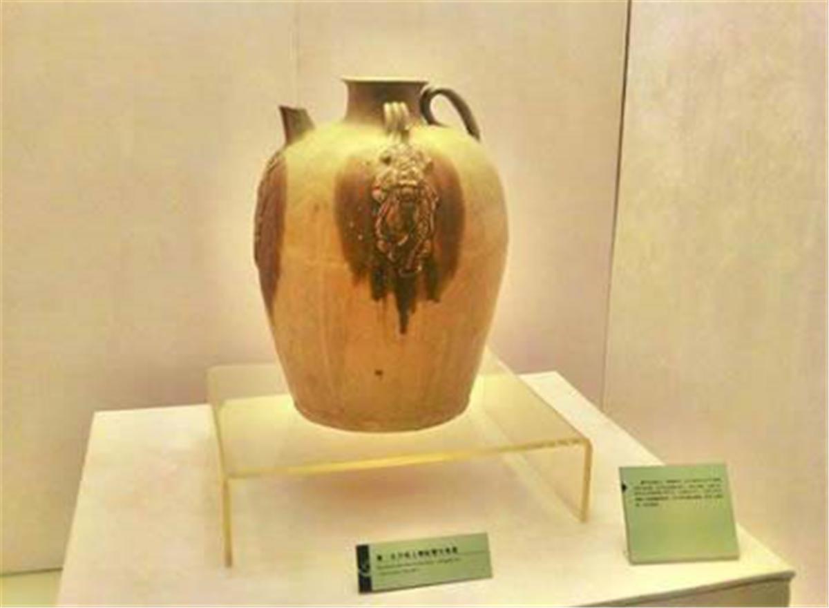 农民捐赠明代纯金文物获200元奖励,农民捐19件古董给故宫