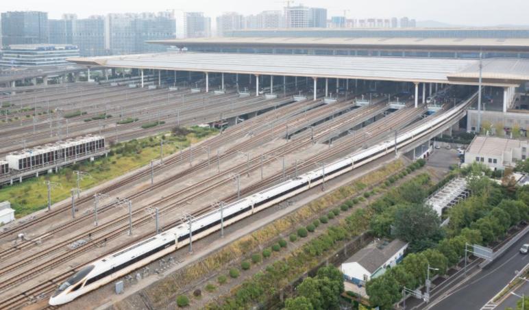 中国铁路有多牛?5大方面全球领先,西方至今无法实现反超
