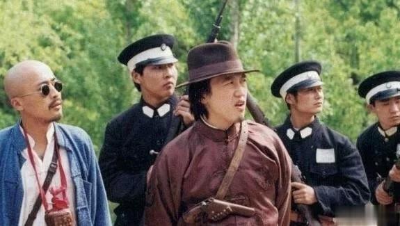 城门悬挂人头威慑百姓,用辣椒面*辱侮**妇女,罪恶昭彰被枪决