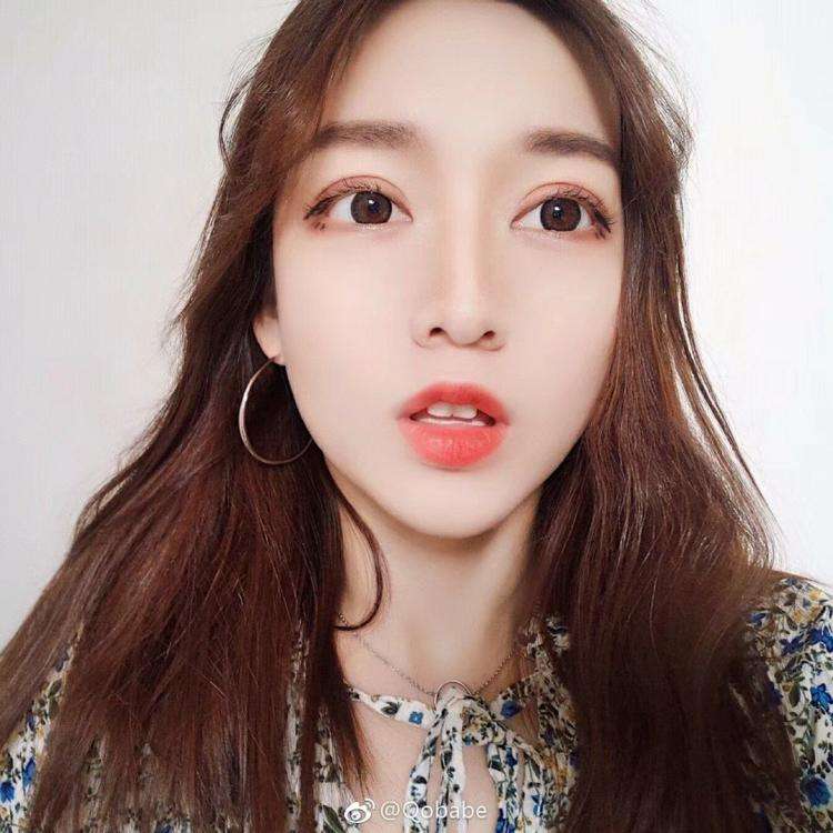 美瞳很好看但选择和佩戴需谨慎 (美瞳刚入手应该怎么戴)