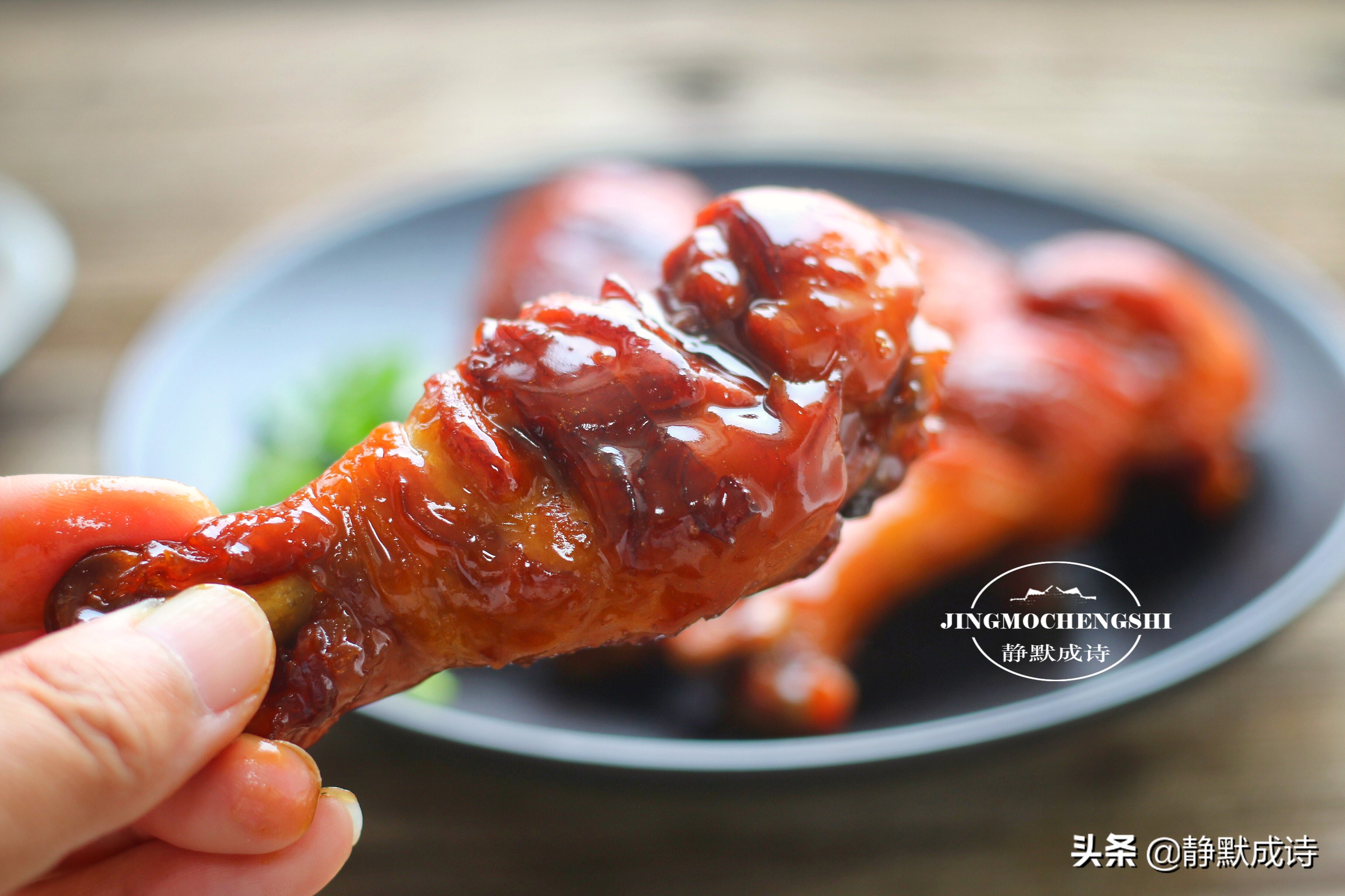 用新做法烧了4个鸡腿,一出锅就被孩子吃了个精光,这做法值得学