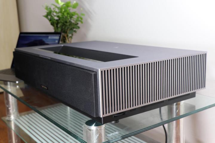 激光投影4k哪个最好,激光投影和灯泡投影哪个好