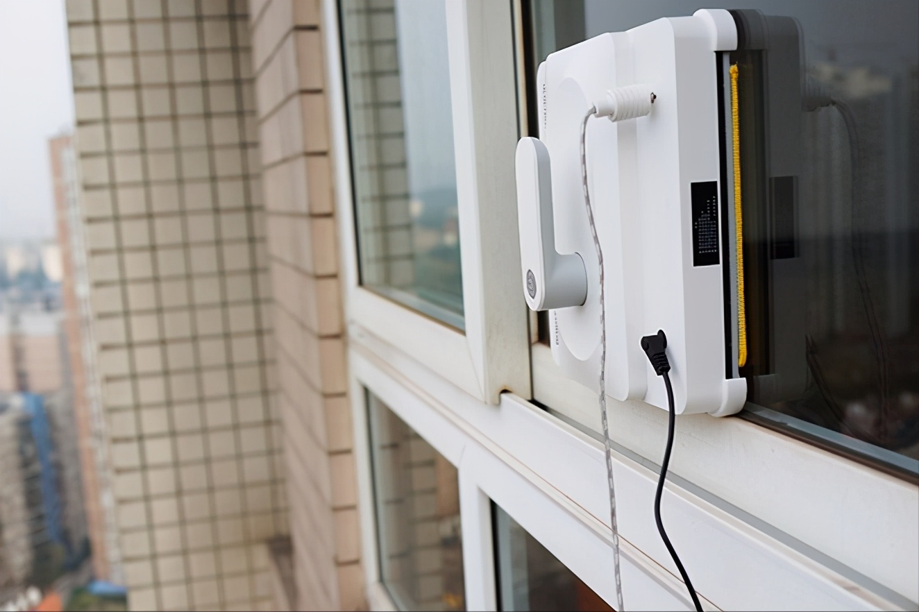 擦窗机器人到底靠不靠谱,擦窗机器人到底怕它干不干净