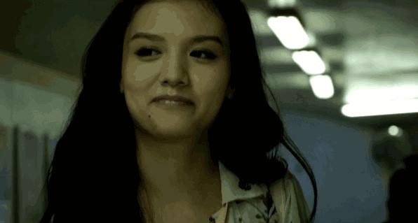 父亲死于狱中，暗恋母亲情人；拒绝拍戏的她、23岁却成金像奖影后