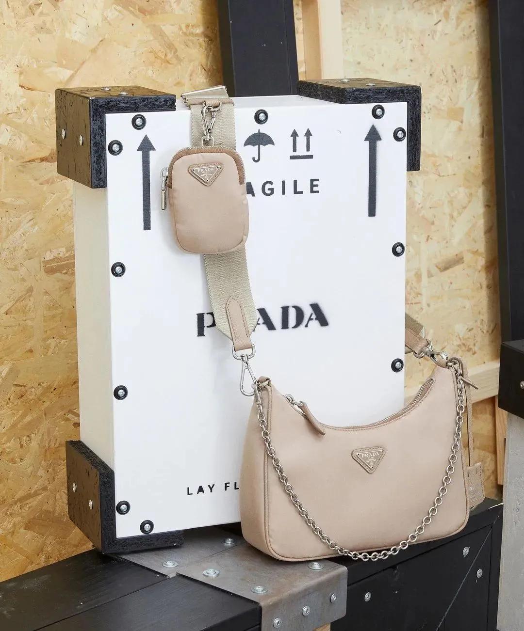 八天就凉凉？郑爽成Prada史上最短代言人，这些单品依然值得