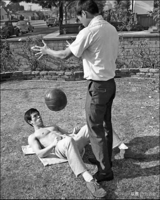 格斗界举足轻重的人物评价李小龙,史泰龙回忆李小龙的功夫有多厉害