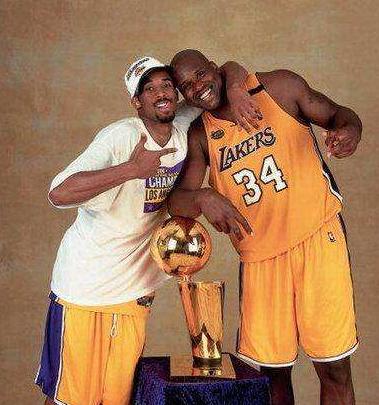 8号科比和24号科比为什么差距太大,8号跟24号科比有什么区别